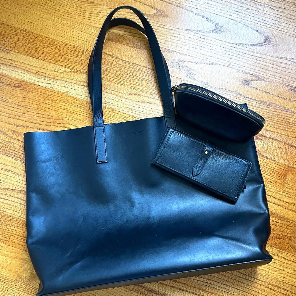 Everlane Market Tote, Madewell Leather Post Wallet